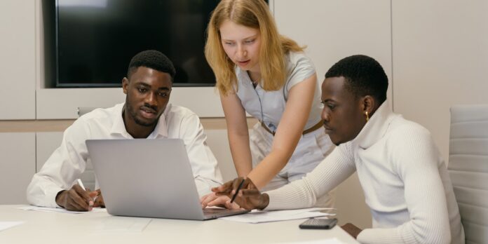 pexels-mikhail-nilov-9301313